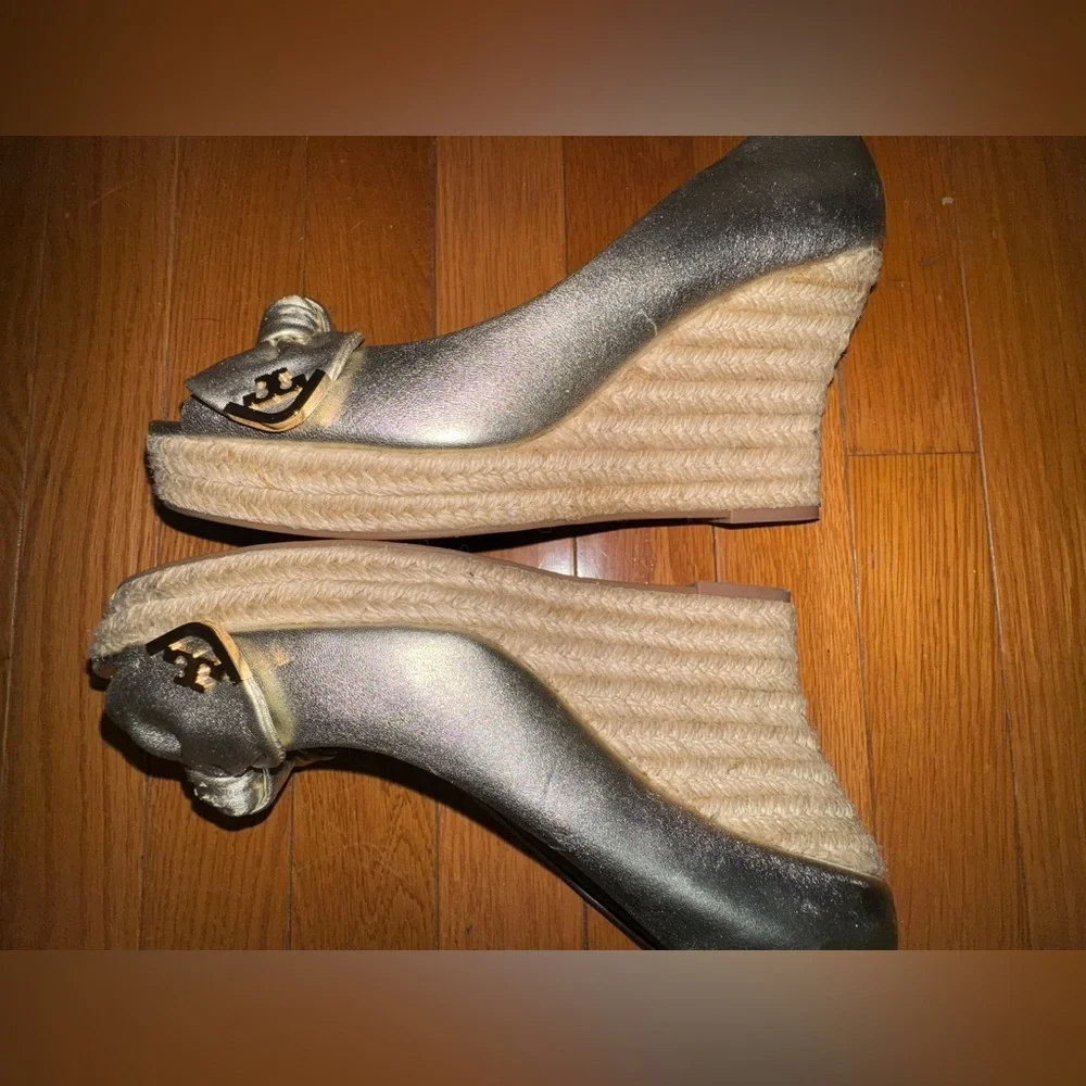Tory Burch Metallic Gold heels